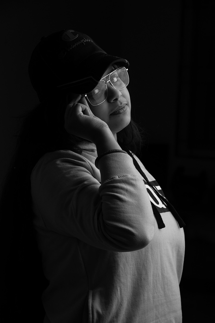 suman sharma, anil sharma's wife, portrait, woman, black and white